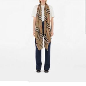 Classic Burberry wide check silk wool scarf